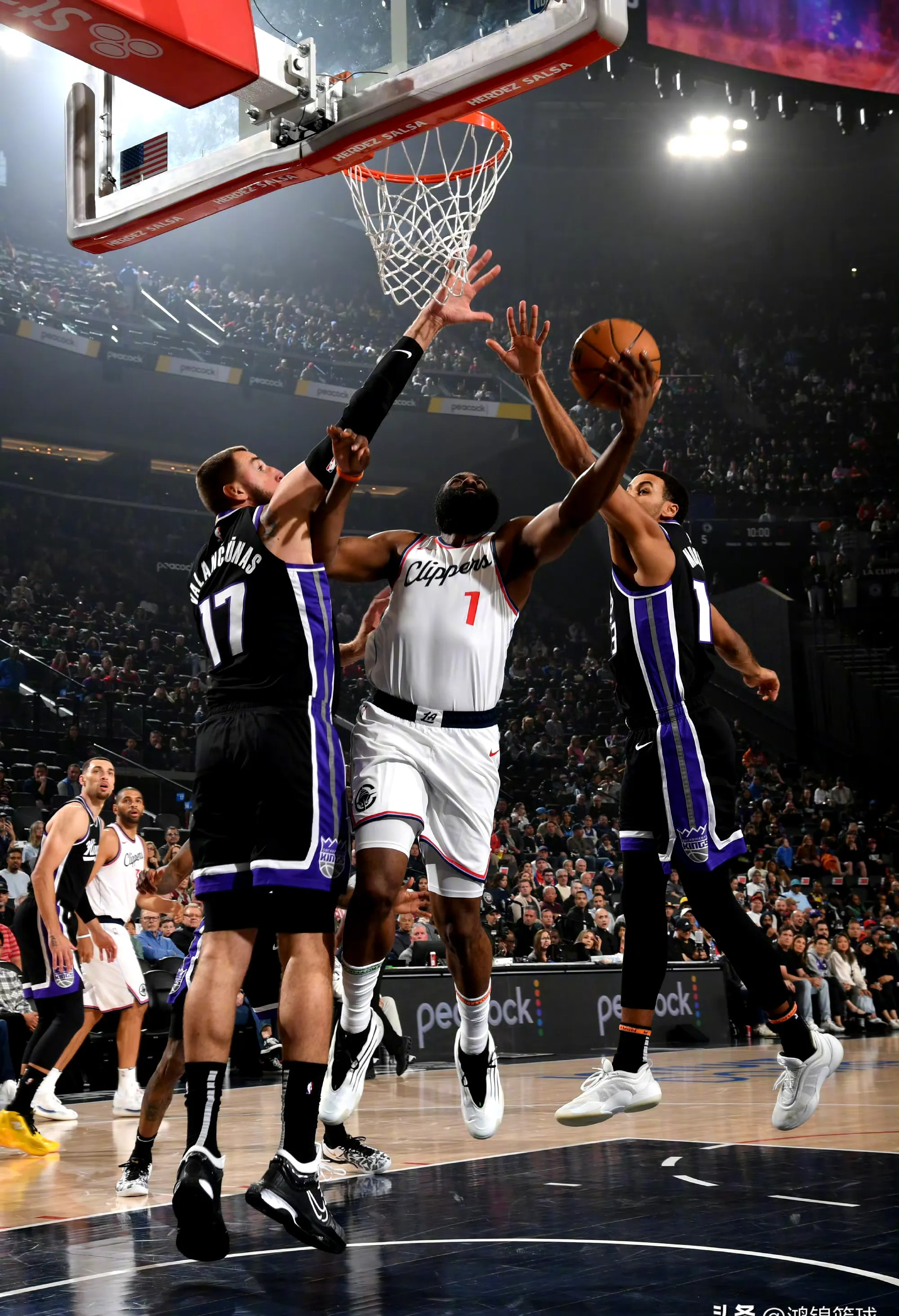 金年会电竞-加时末段突围战来临，密尔沃基雄鹿围绕NBA季后赛篮板制胜，悬念犹存，临场指挥获称赞的简单介绍